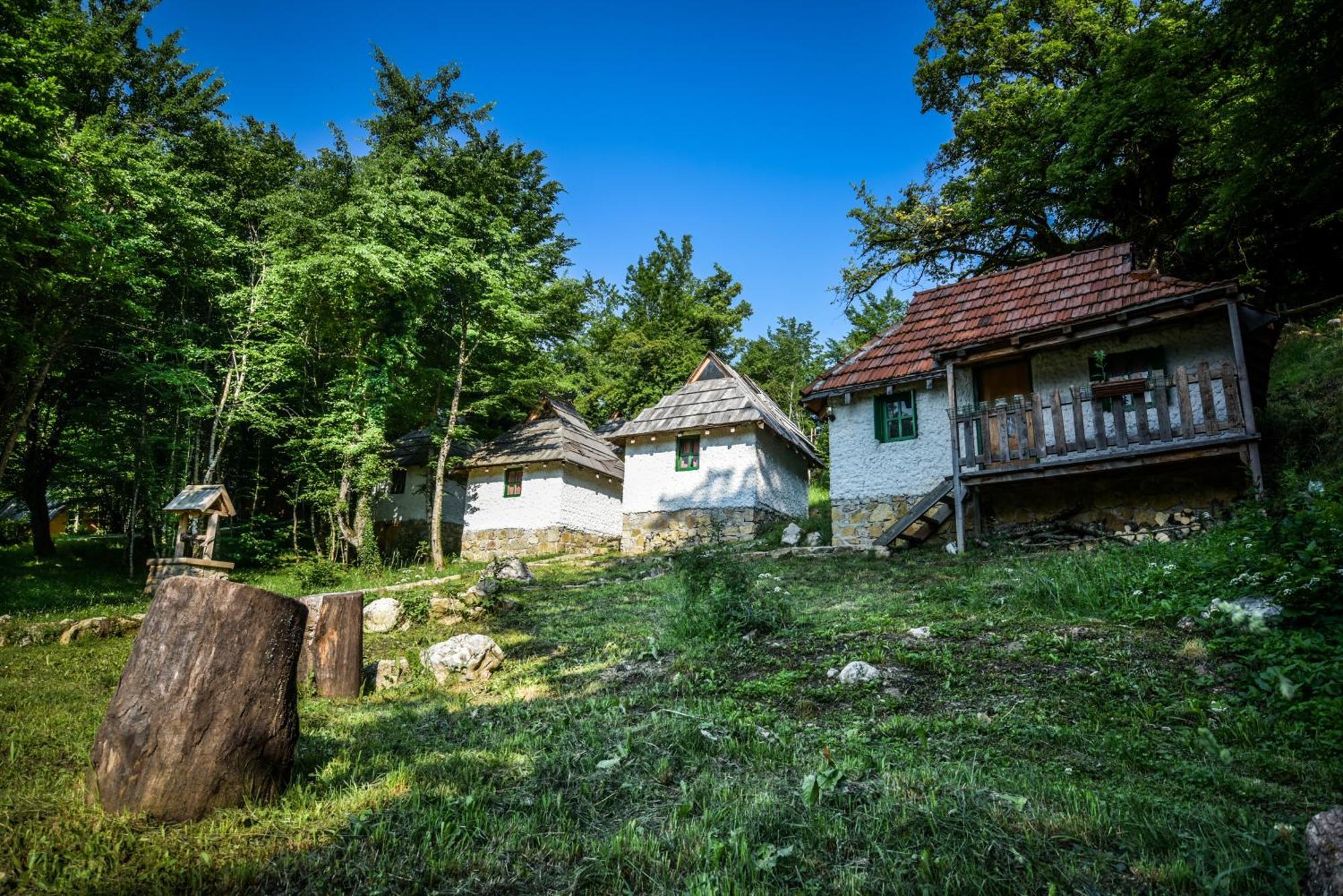 Hotel Camp Divlja Rijeka Hum Exterior foto